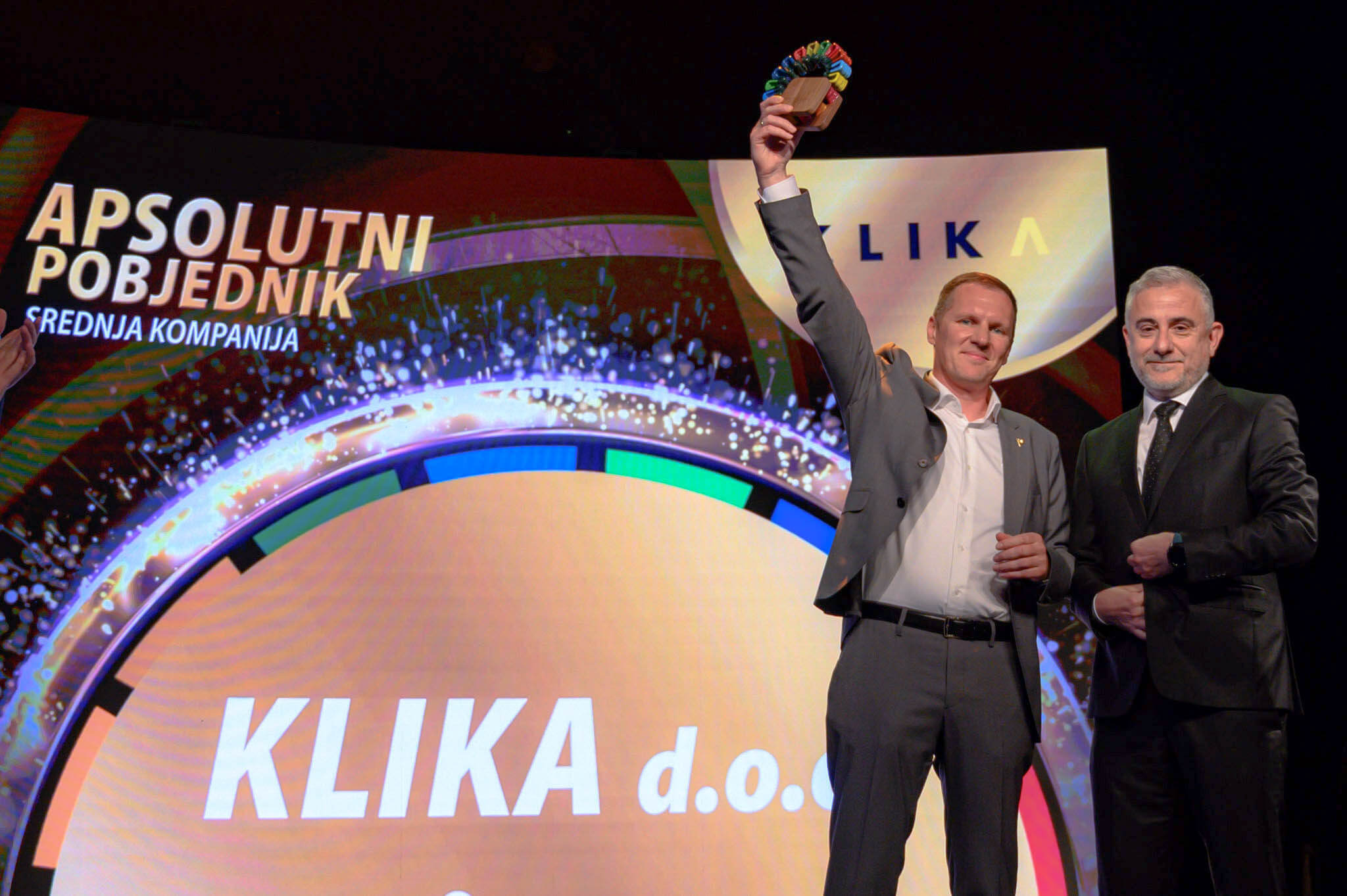 Klika receiving SDG Business Pioneer Overall Winner Award 2023