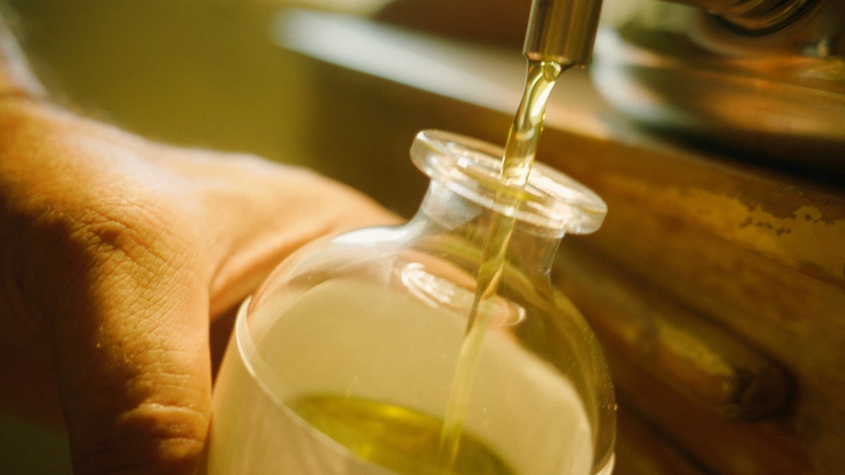 Zeit Loulou Olive Oil Bottling