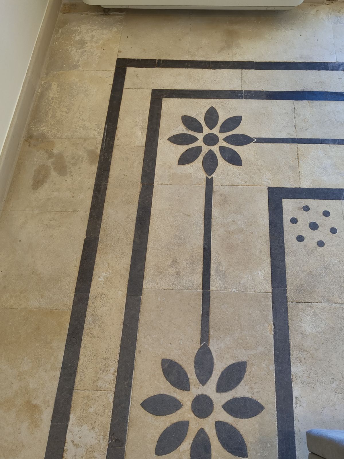 Pitch stone and stone with inlays, after treatment