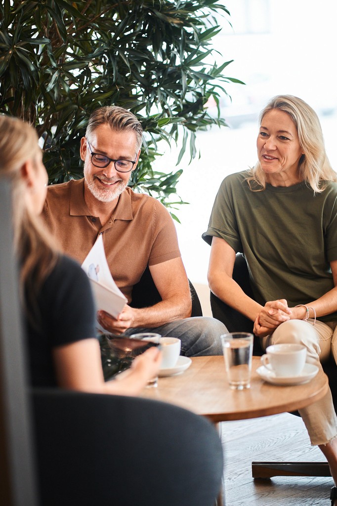 Zwei Personen in einem Beratungsgespräch bei Koerperwerk