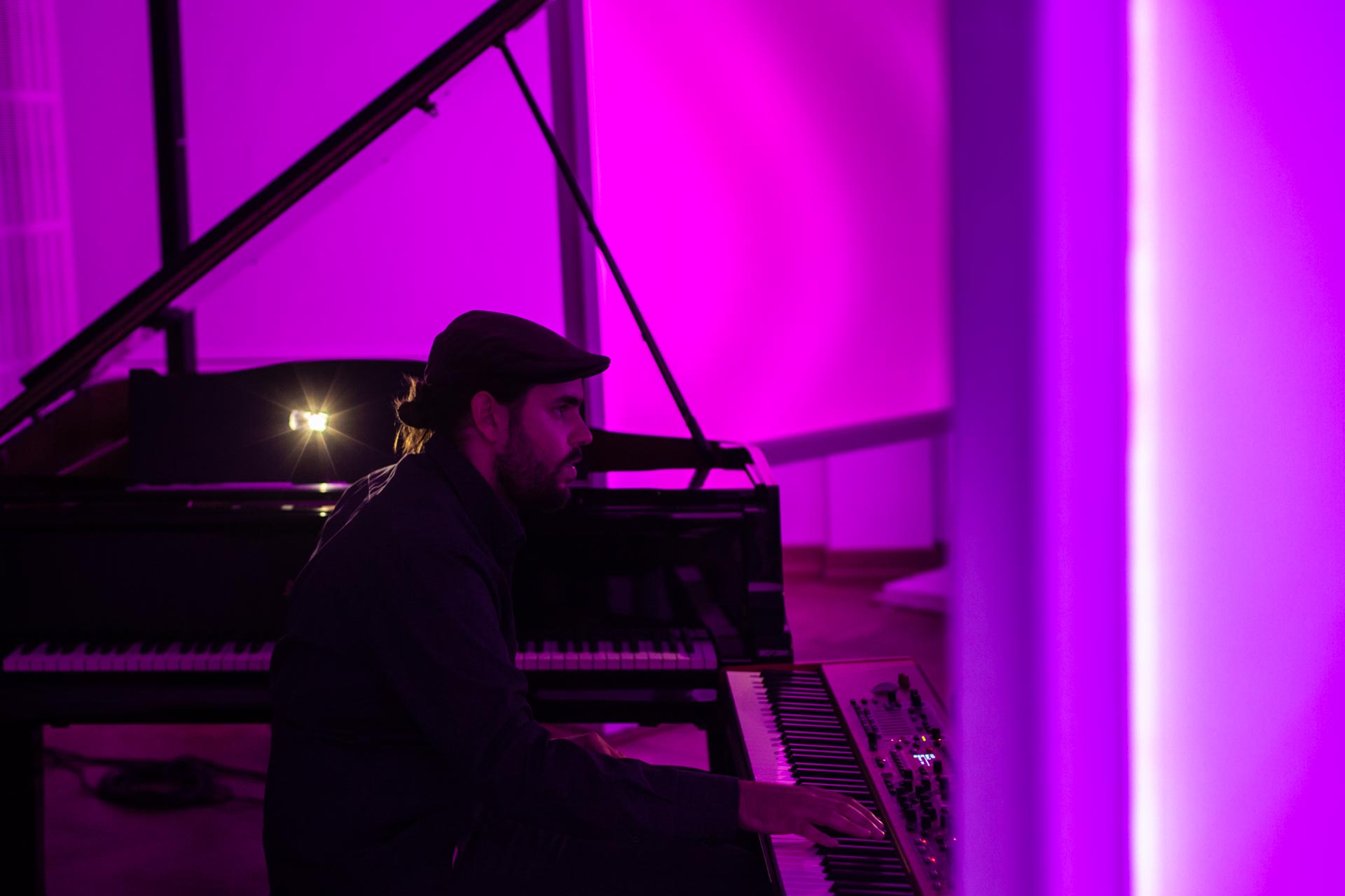 The ever changing light - interior projection mapping performance