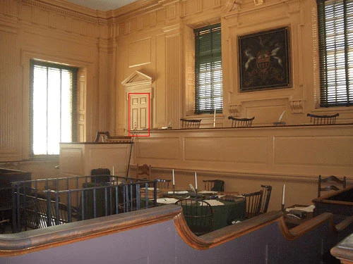 magic plan object detection highlighting a door inside an interior room