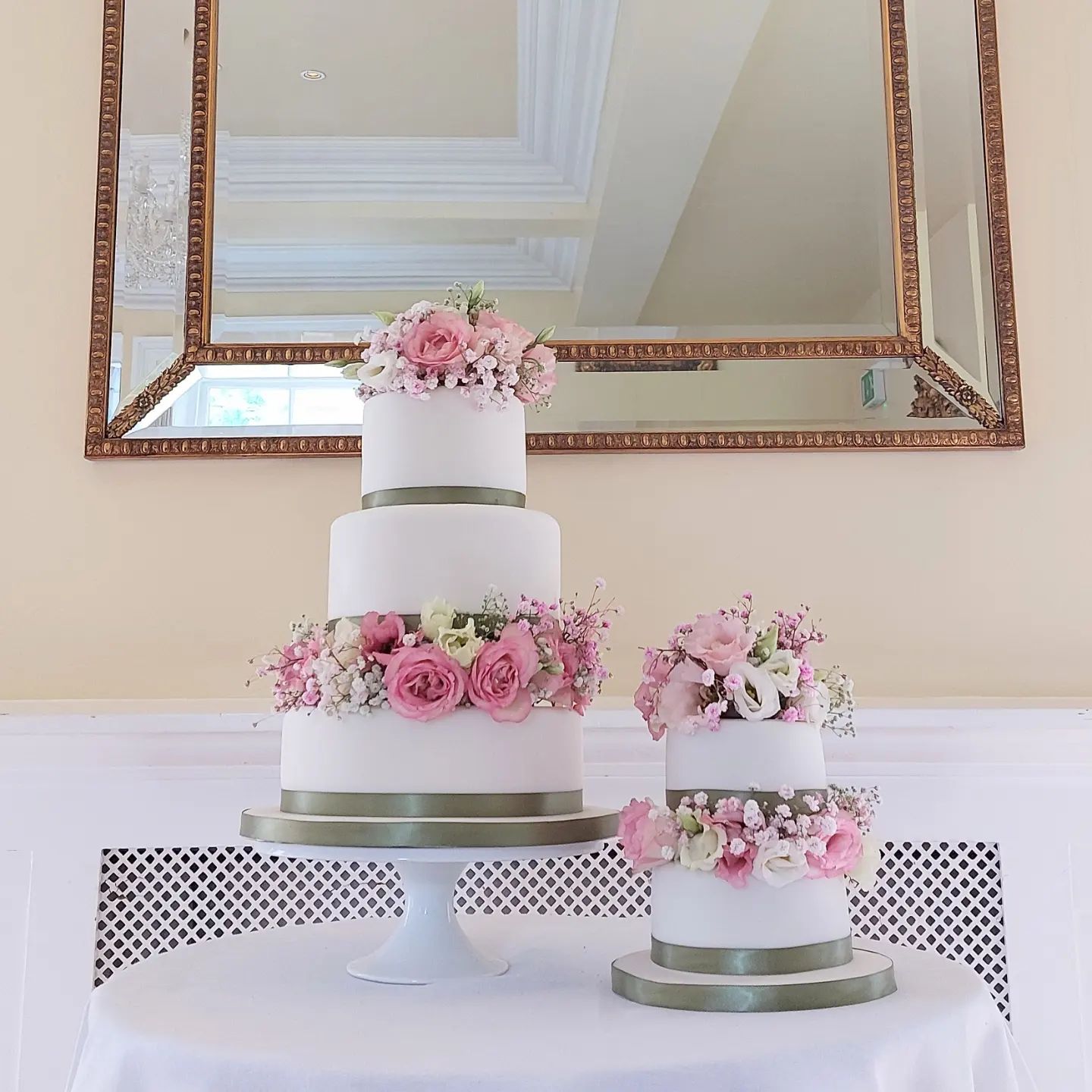 Romantic Florals Wedding Cakes by Sherbert Moon