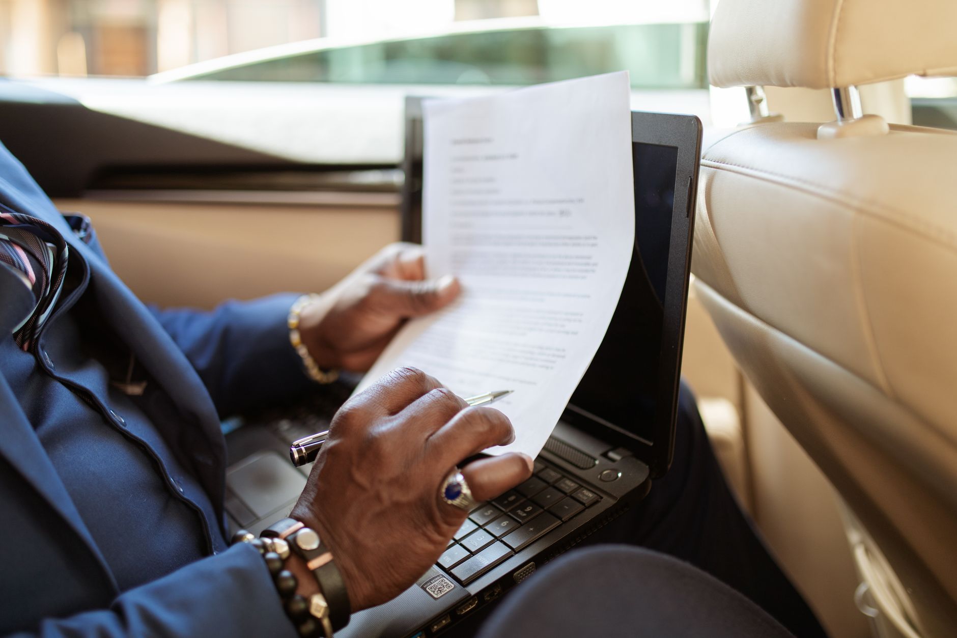 Anistia de multas e licenciamento para mototaxistas: entenda a proposta e o impacto no seu bolso