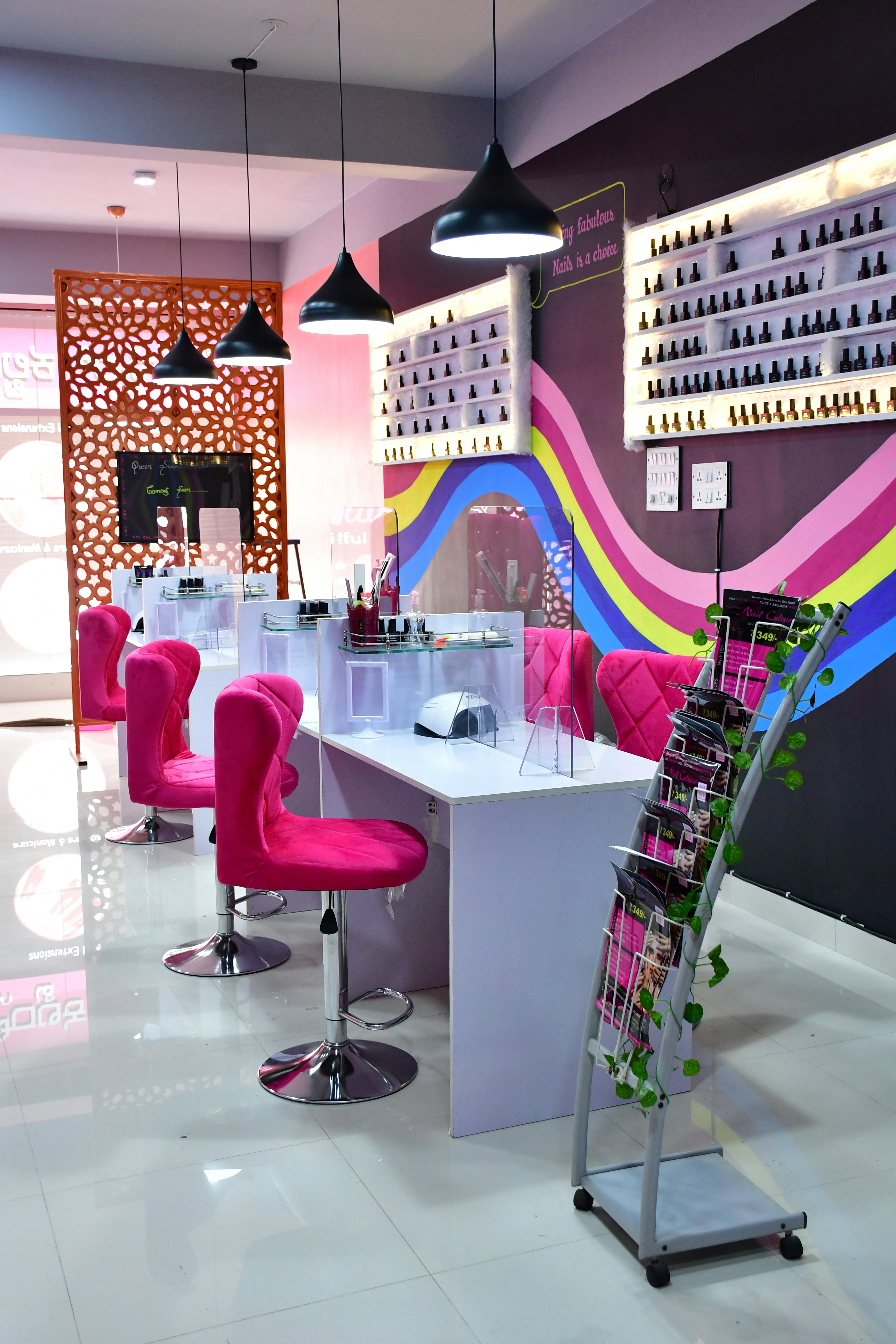 Nail art salon