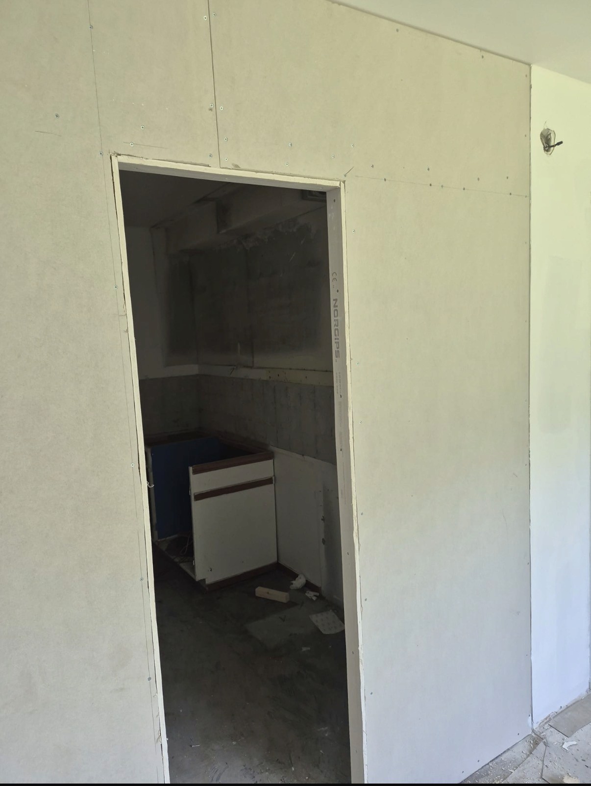 Nya väggytor efter renovering i lägenhet i Malmö