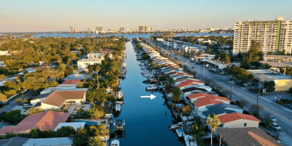 Roofing contractor serving North Miami, Florida