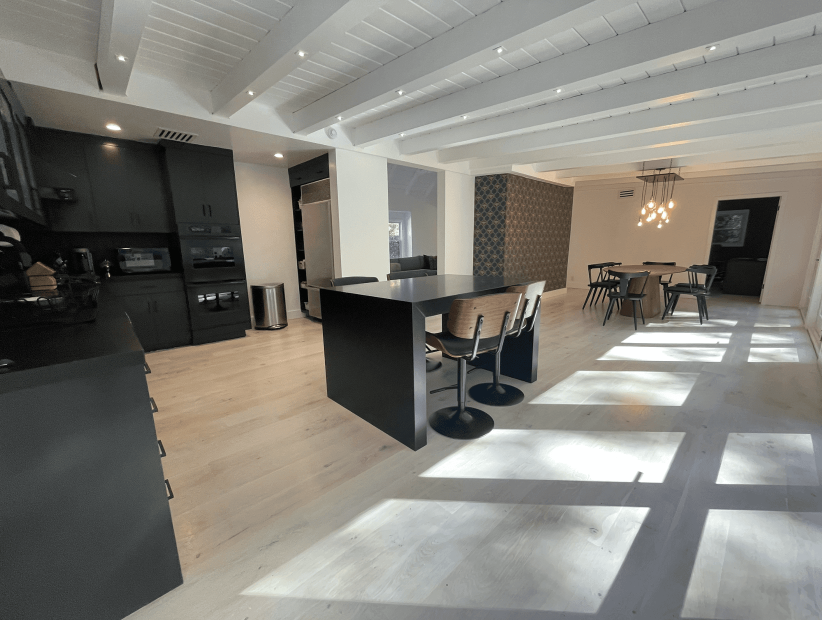 Imgae of Minimalist kitchen