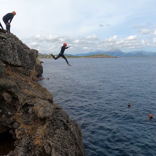 Alcudia: Bilete pentru experiența Coasteering în Can Pastilla
