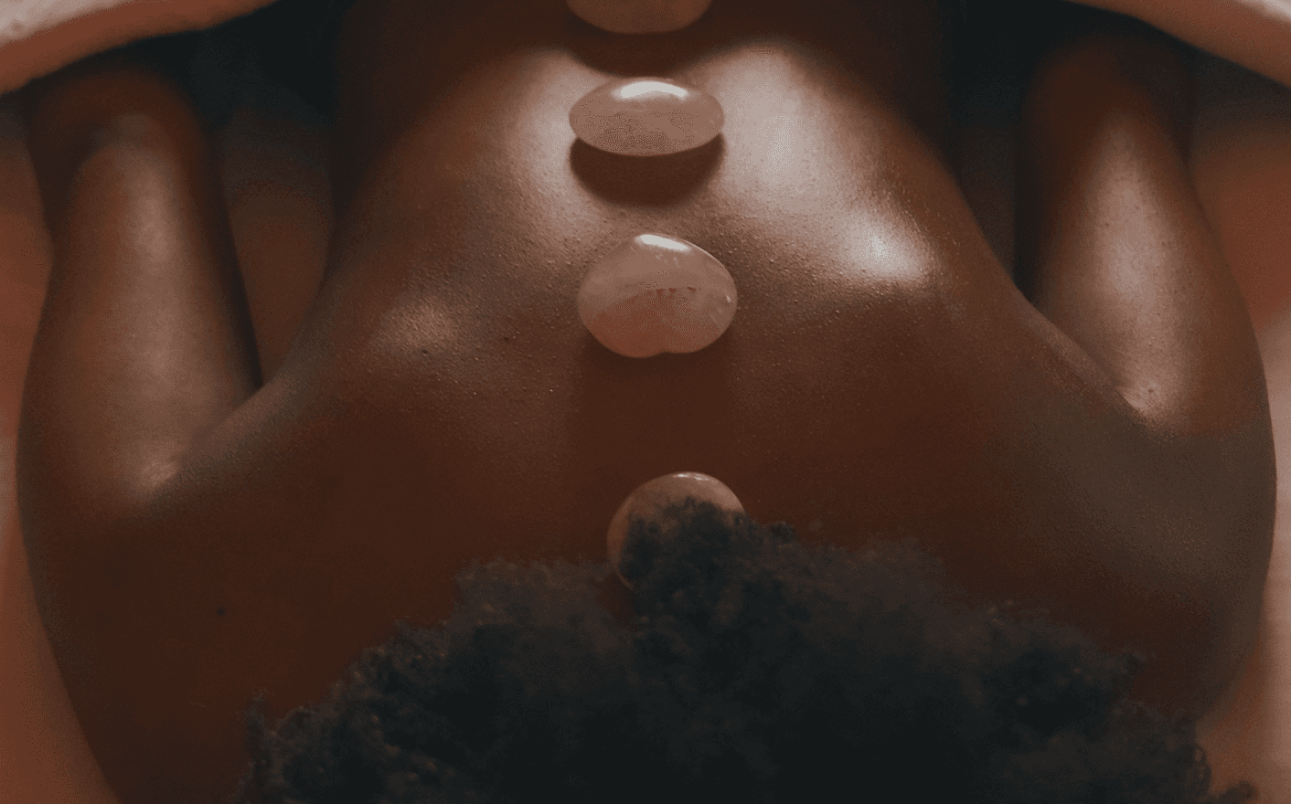 Grounding hot stone therapy treatment
