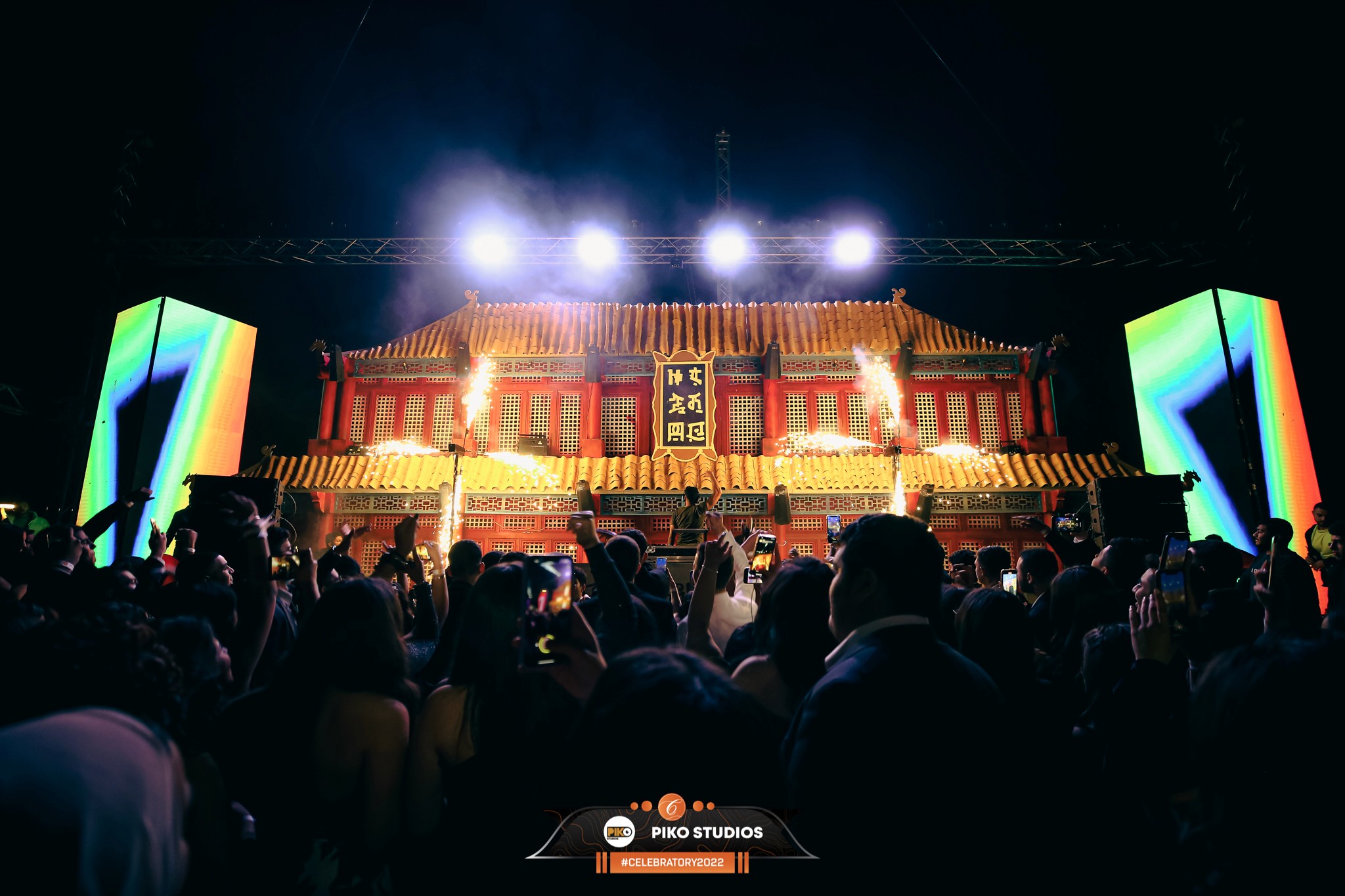 Chines stage stage