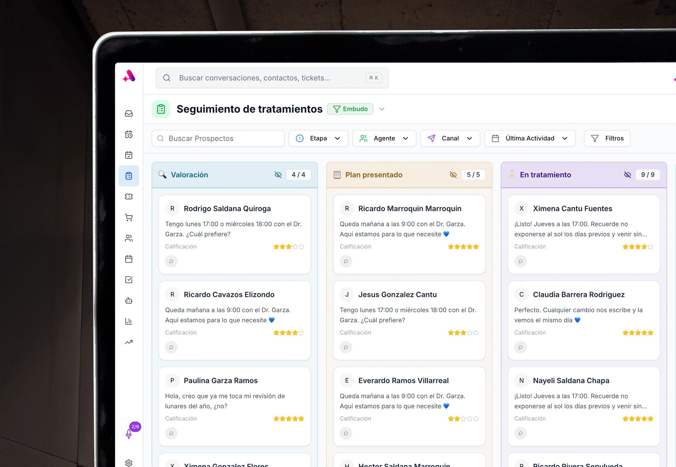 Imagen de UI de Asistian que muestra tarjetas organizadas en Kanban para seguimiendo