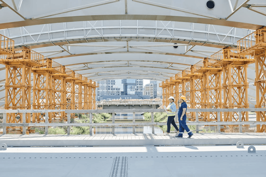 Holzbau Baustelle – Haftpflicht und Bauleistungsversicherung Lions Group Berlin
