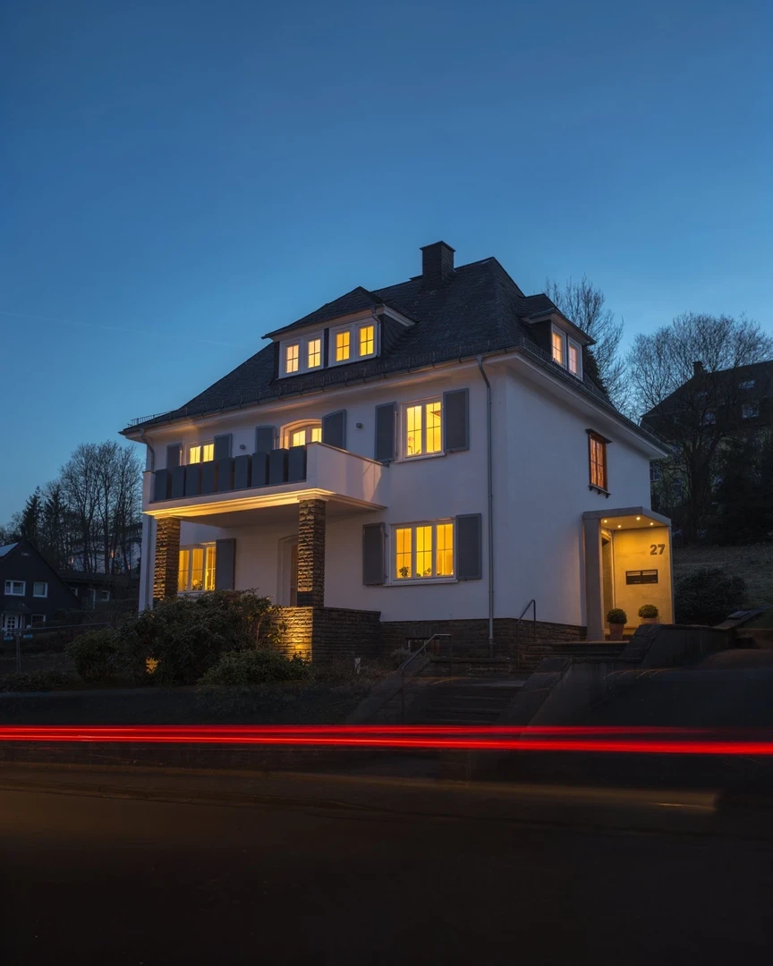 Umbau Stadtvilla Titelbild bei Nacht