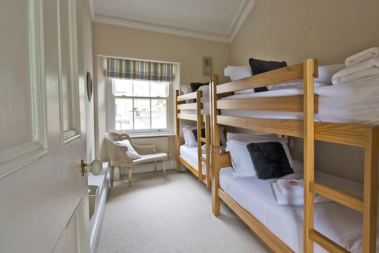 Hartingtons Heritage Tours hotel, Darley House, bedroom with bunk bed