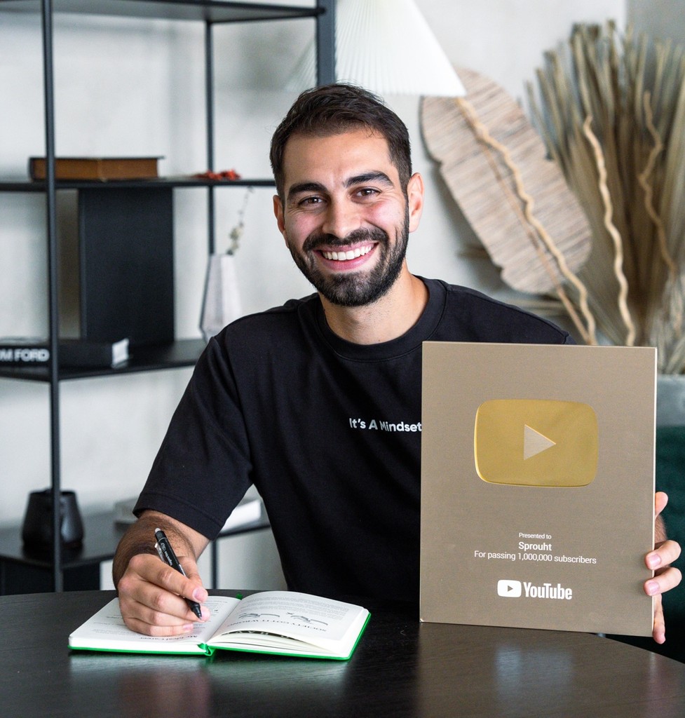 Illustration of a rocket coming out of a mobile phone