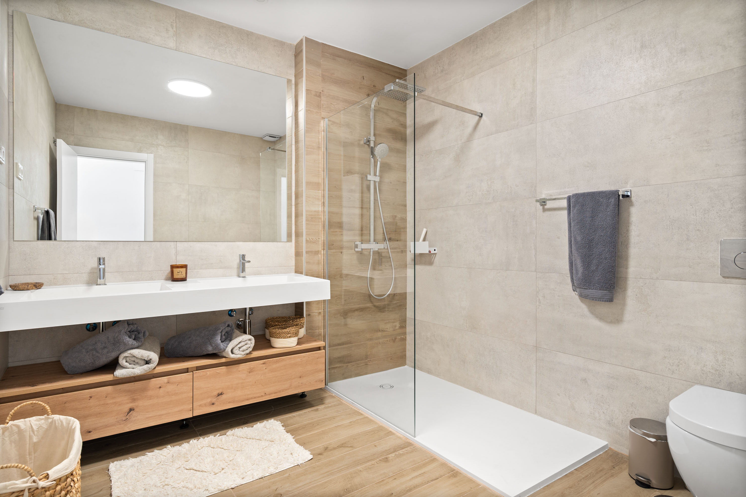 holiday apartment in marbella with walk in shower