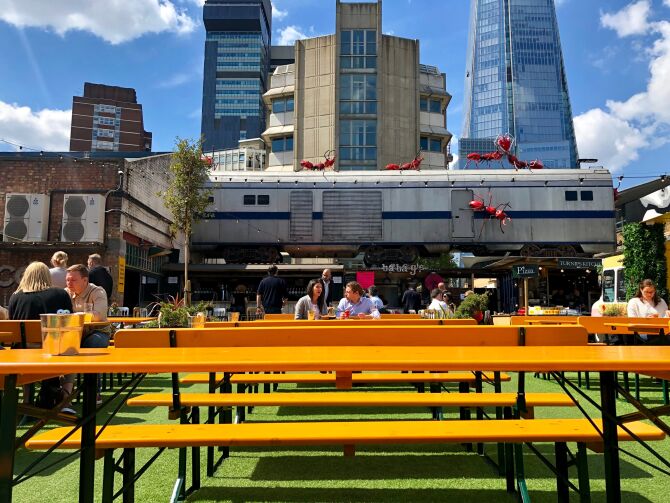 Try new food and drinks at Vinegar Yard