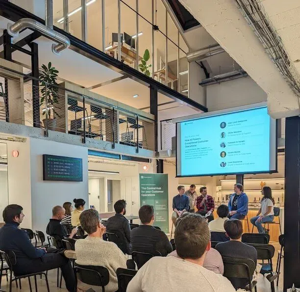 Experts discussion at the Hexa office in Paris