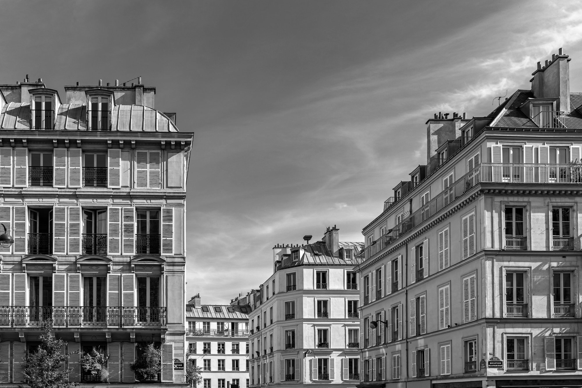 Private jet flights to Paris France - City of Lights luxury aviation gateway