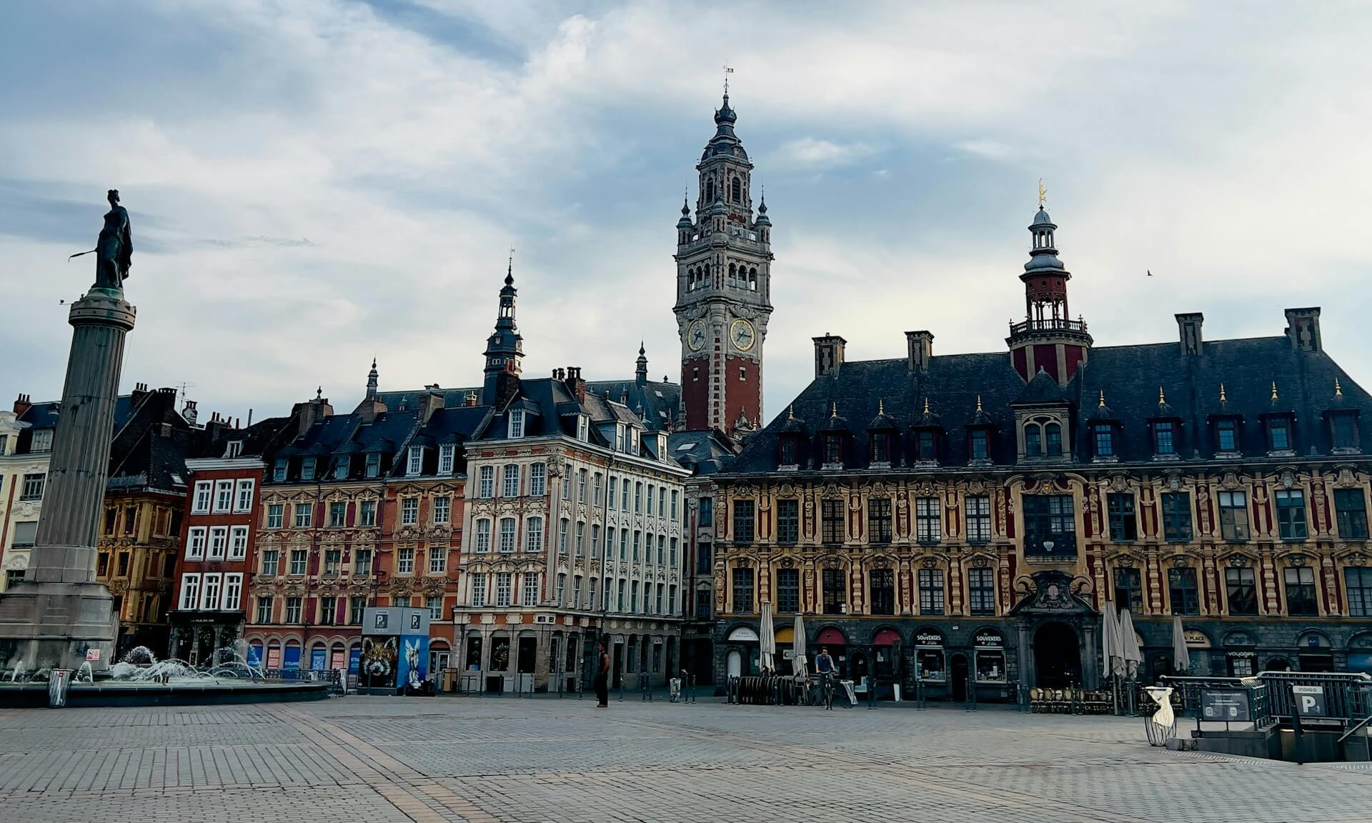 Zone urbaine moderne à Lille représentant le dynamisme du e-commerce dans les Hauts-de-France.