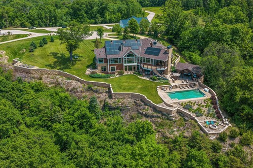1581 Silver Oak Court, Jamestown