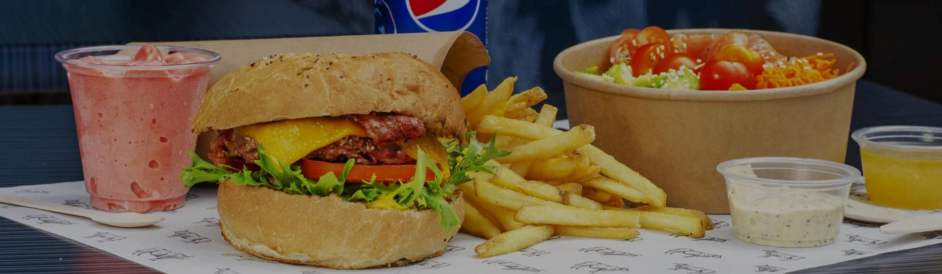 menu complet avec burger frites et boisson