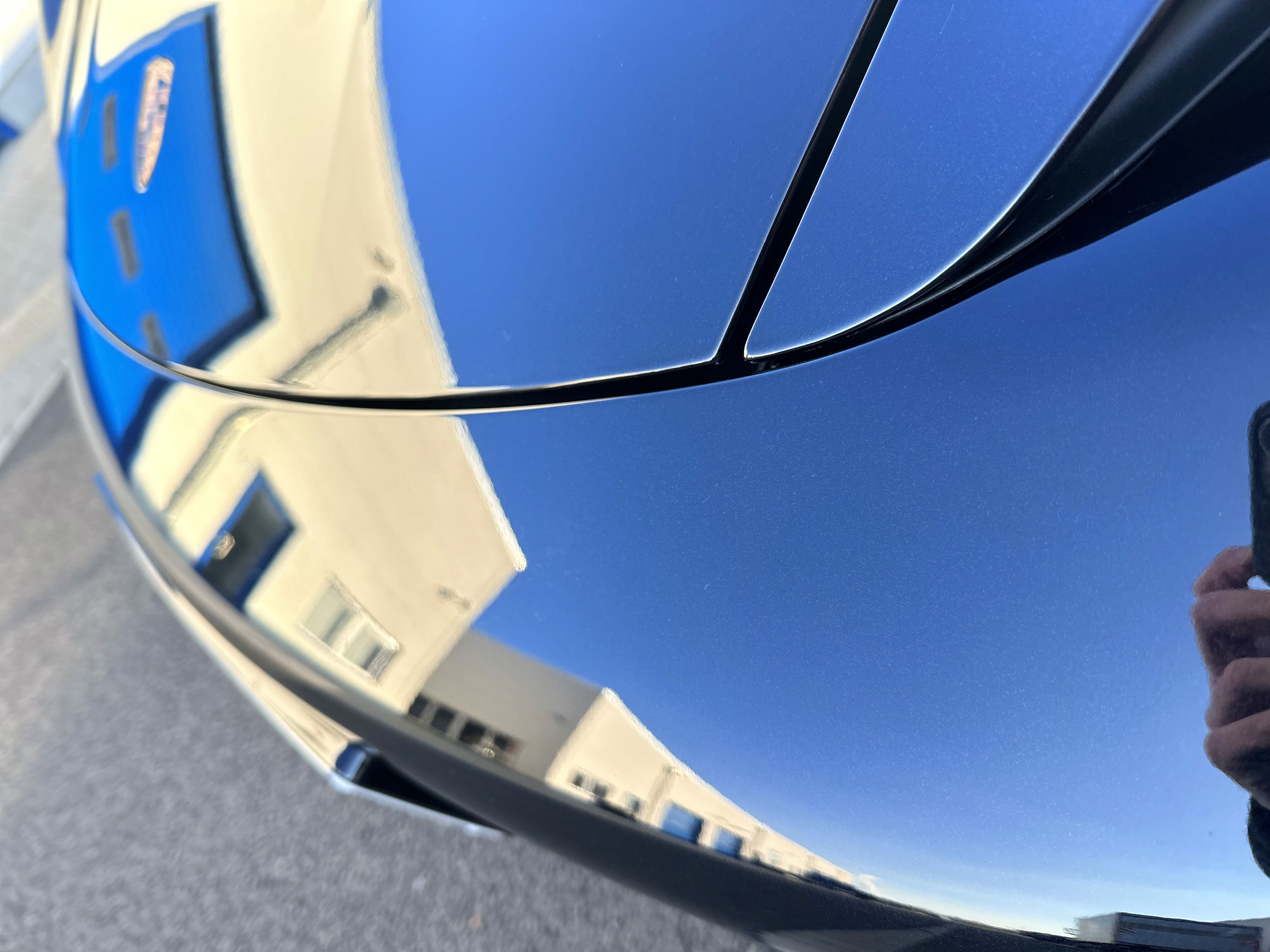 Blauer Himmel spiegelt sich auf der glänzenden Oberfläche eines Autos.
lackschutz
bornheim
Grüner Rennwagen mit gelben Akzenten und Spoiler
lackschutz
bornheim
köln
bonn
design
livery 
cardesign
grafik
textilien
werbebeschriftung
folie
folien
lackschutz ppf
köln
bonn
