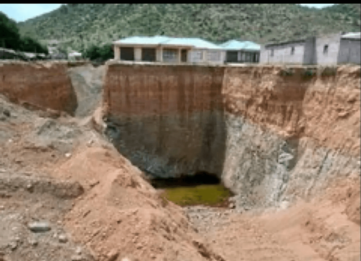 Photo:SAPS moves in after illegal mining crisis in Bapong – South African Daily