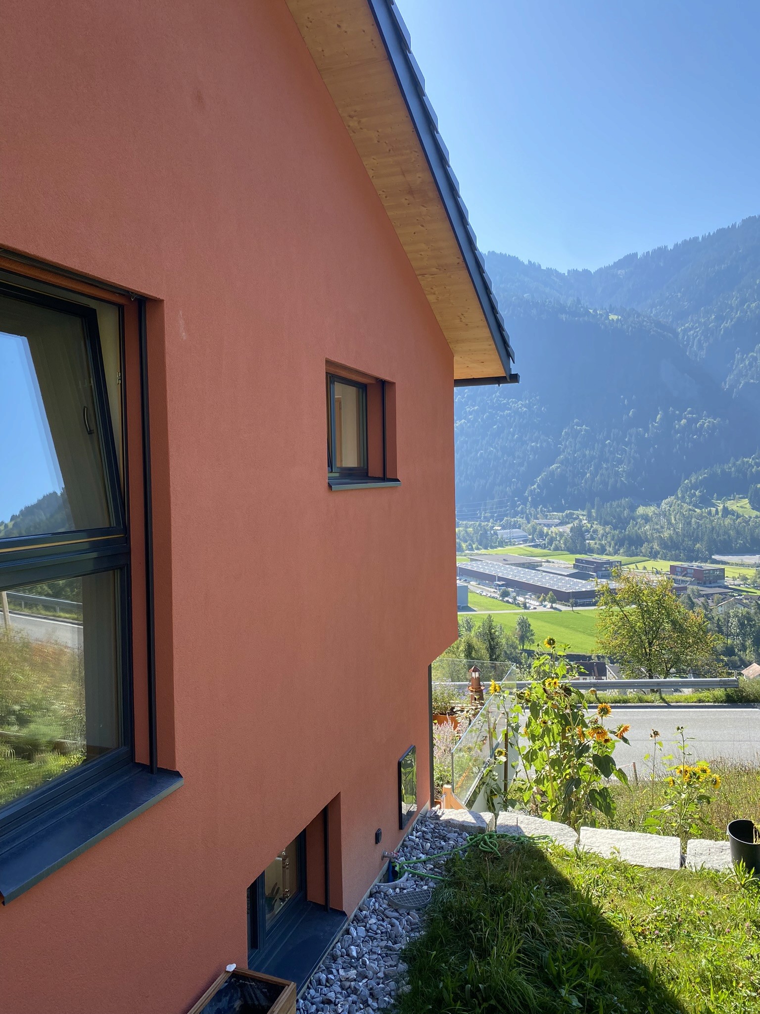 Konstruktion eines modernen Einfamilienhauses in Graubünden mit tollem Ausblick - Niggli Architektur Grüsch