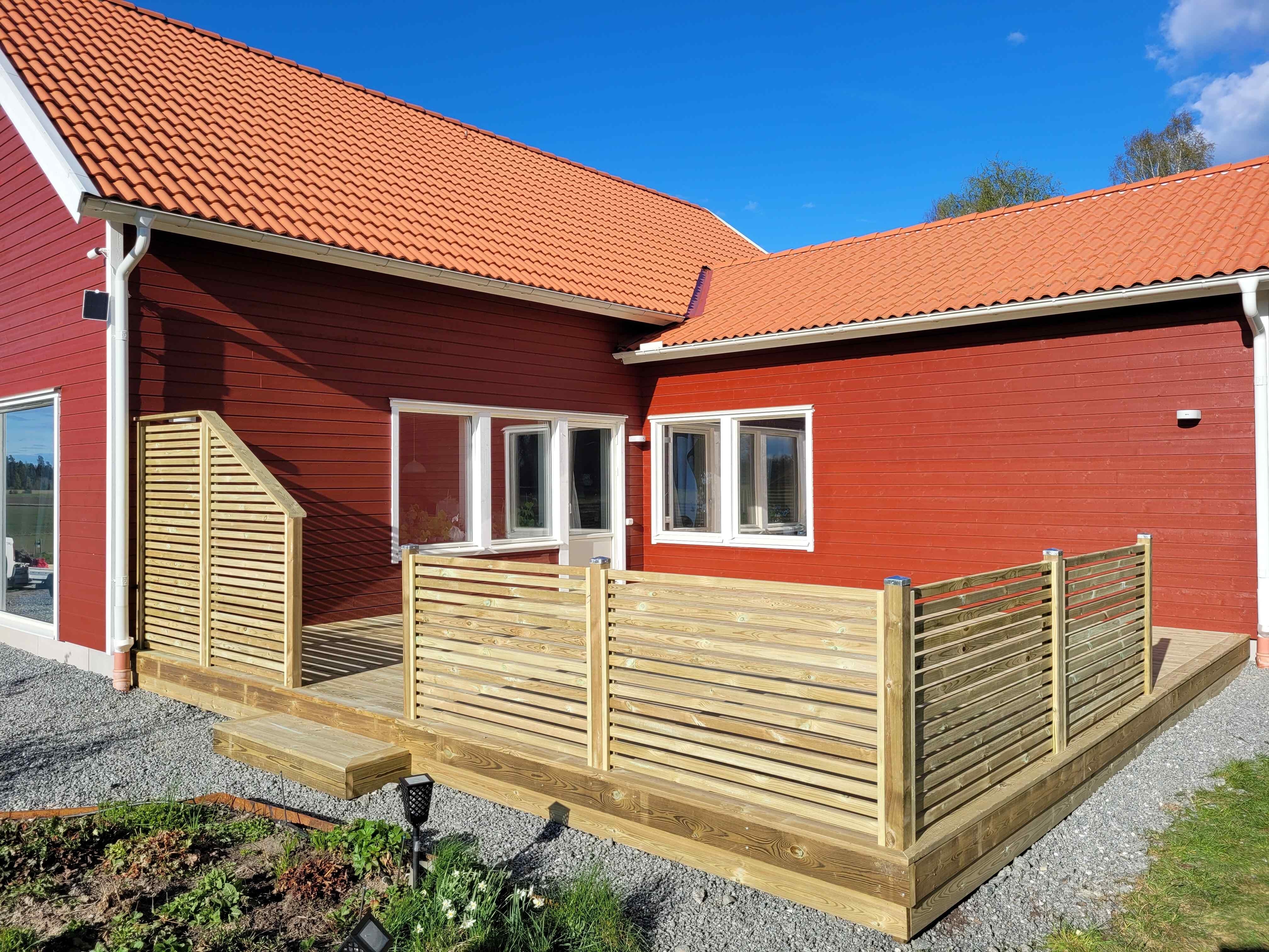 Färdigt altanbygge i Strängnäs