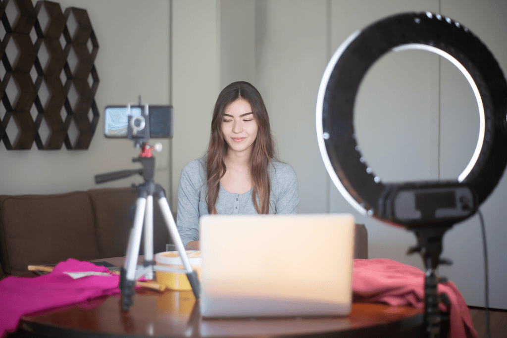 Un encadrement des influenceurs pour limiter les arnaques