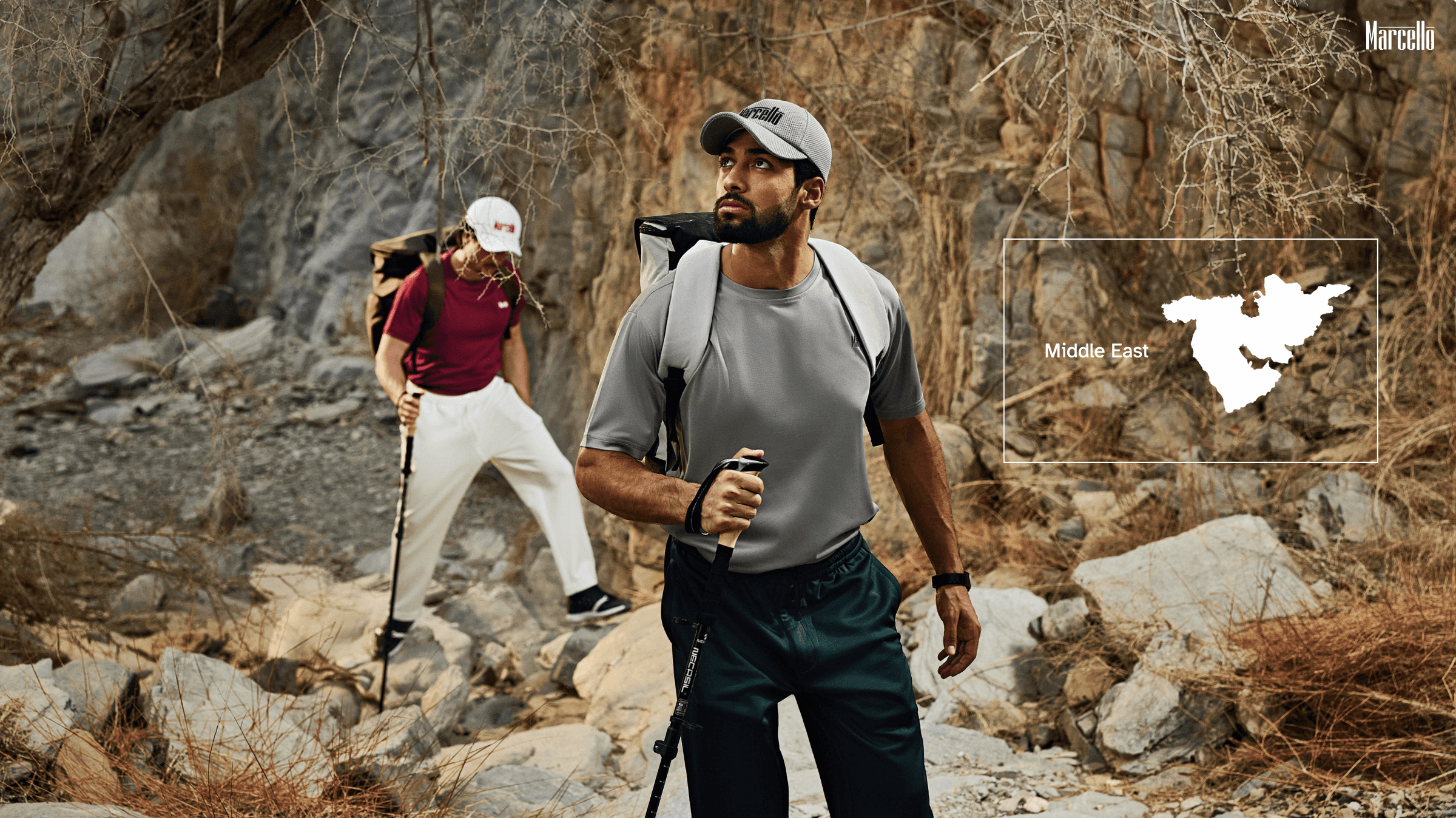 people near TAj Mahal