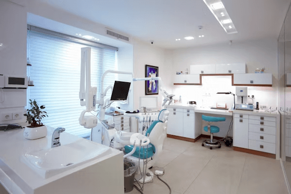 practitioner in aesthetic clinic consulting