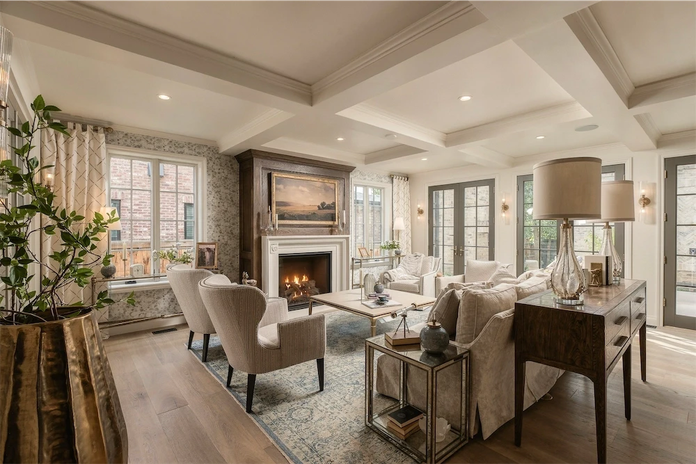 Reception room at 1408 Cliffbrook Drive