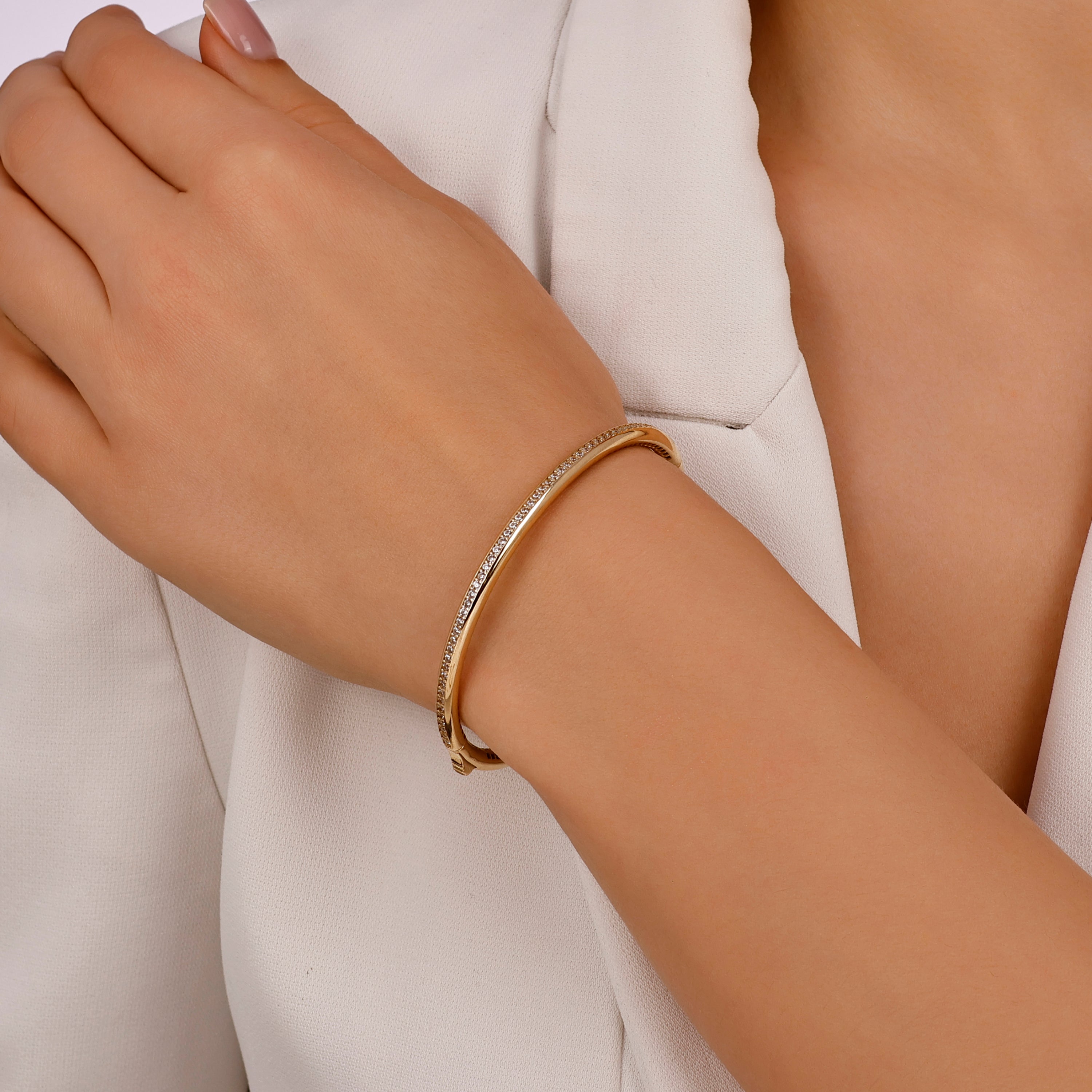 Assos 14 Ayar Altın Tasarım Kelepçe Bilezik 8.94 Gram Ağırlığında