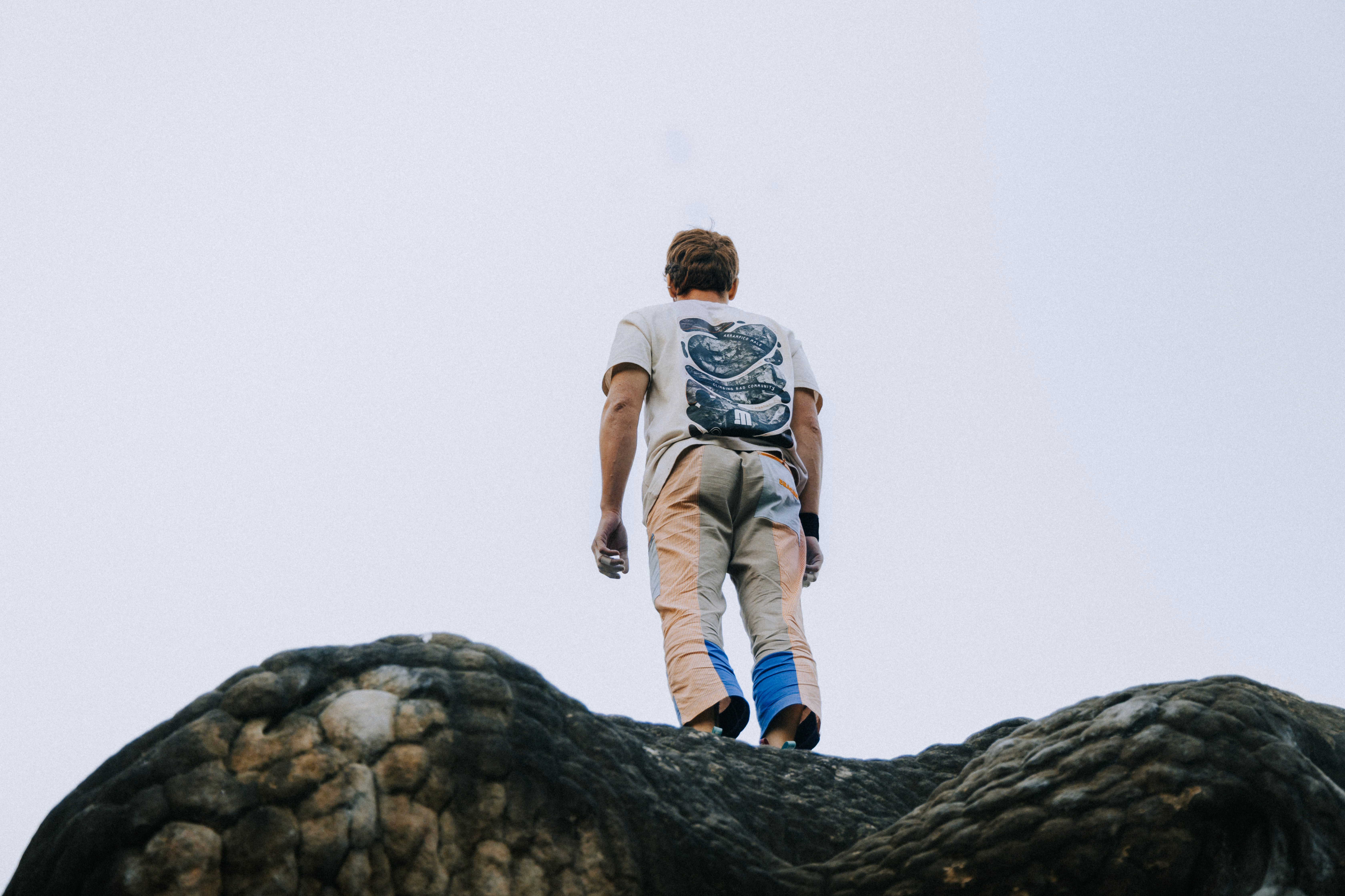 immagine arrampico.maglia a fontainebleau