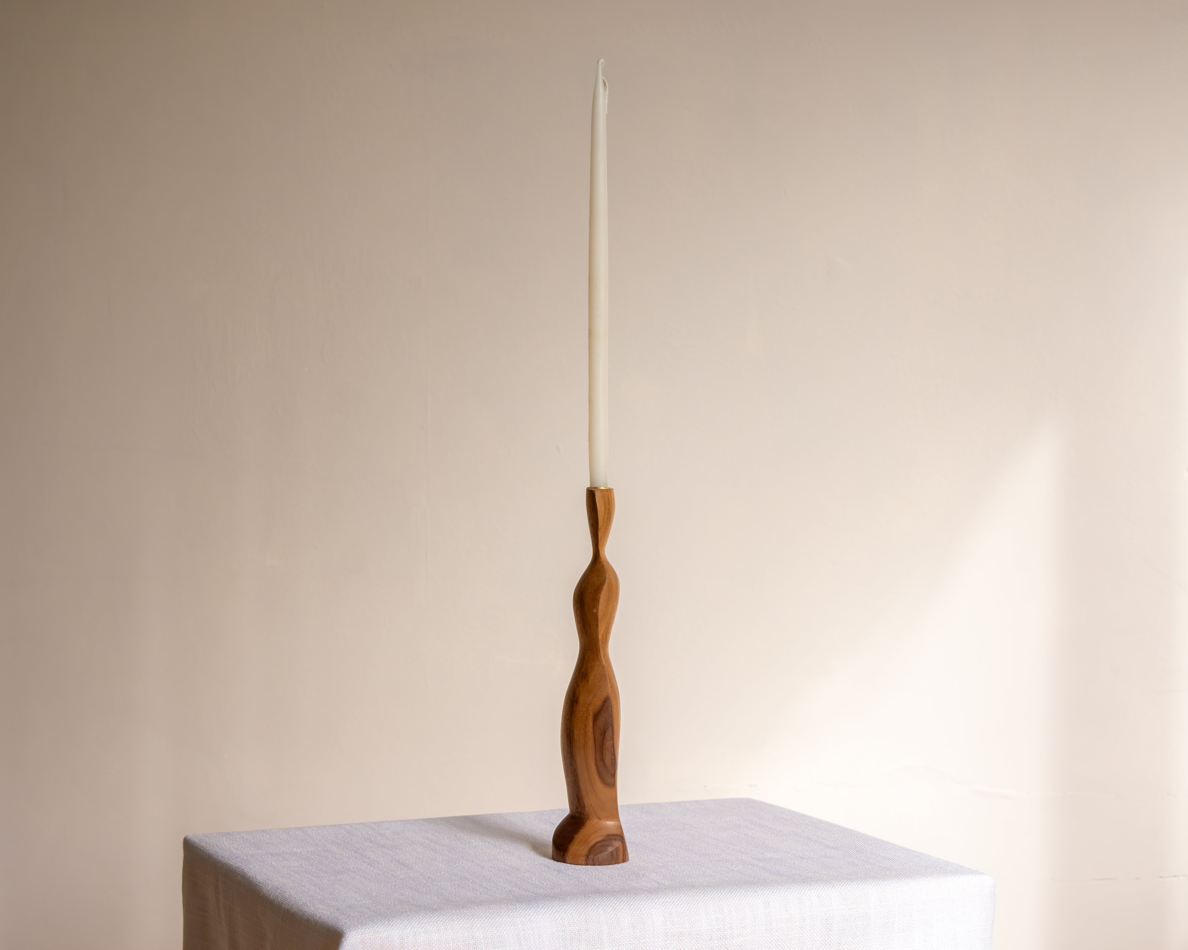 Figura Candlestick holder in Walnut on white background
