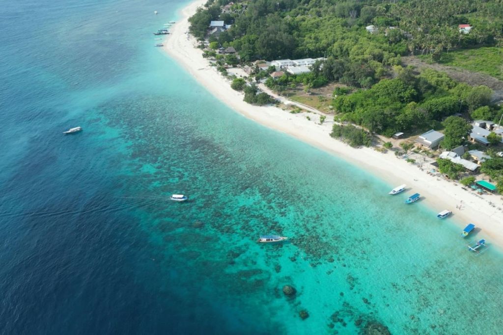 aerial view of gili meno