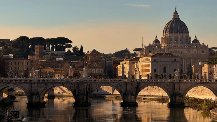 Panoramic view of Rome's skyline, the starting point of a perfect 48-hour itinerary.