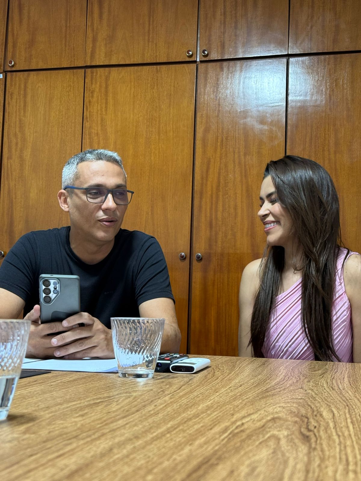 Lucélia Rodrigues ao lado de Gustavo Gayer