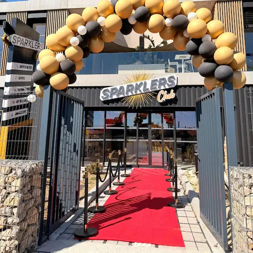 Entrée de la boutique Sparklers Club