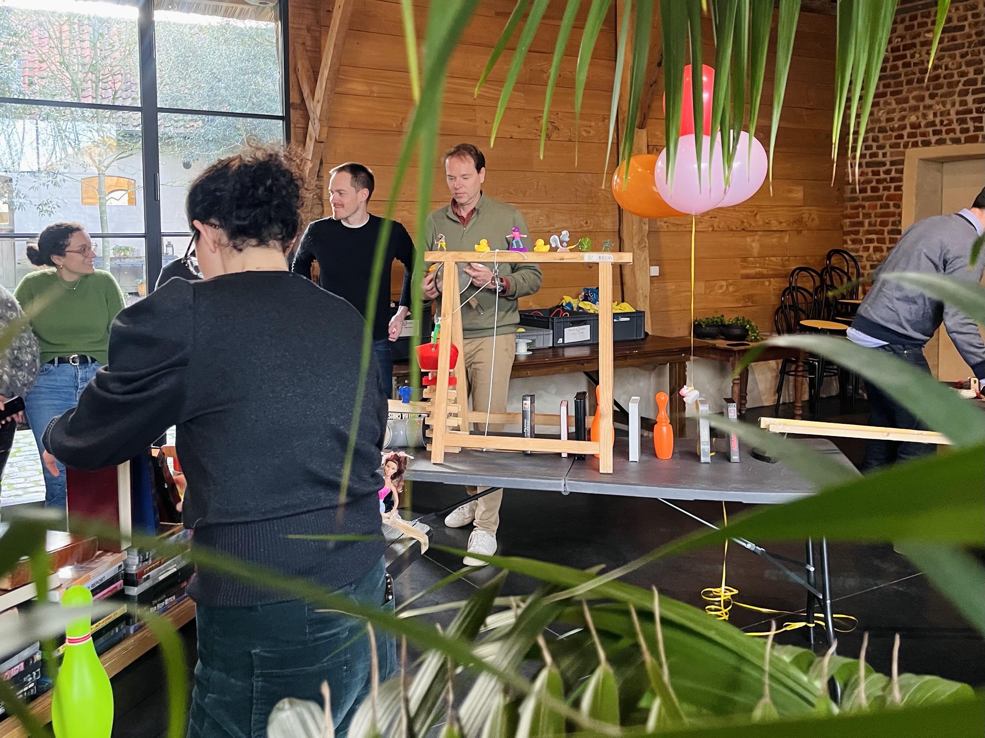 activité team building indoor place to bee