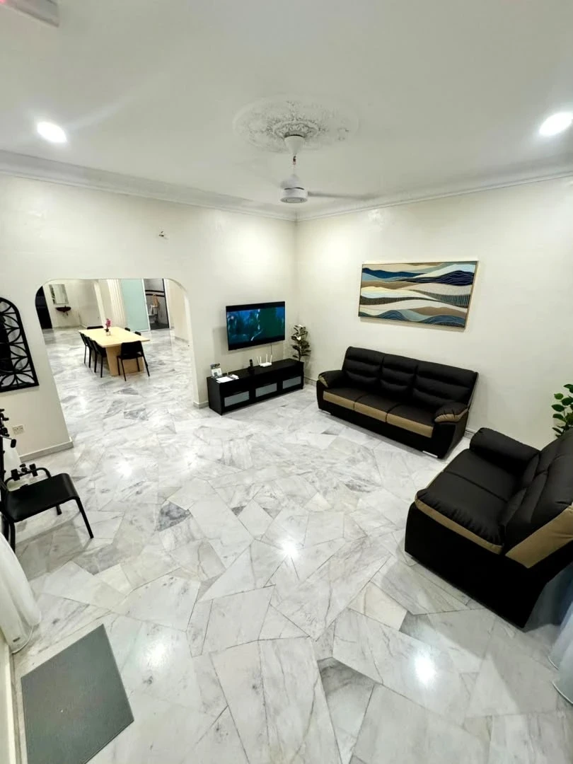 Living room in Golden Oaks Jalan Gasing branch.