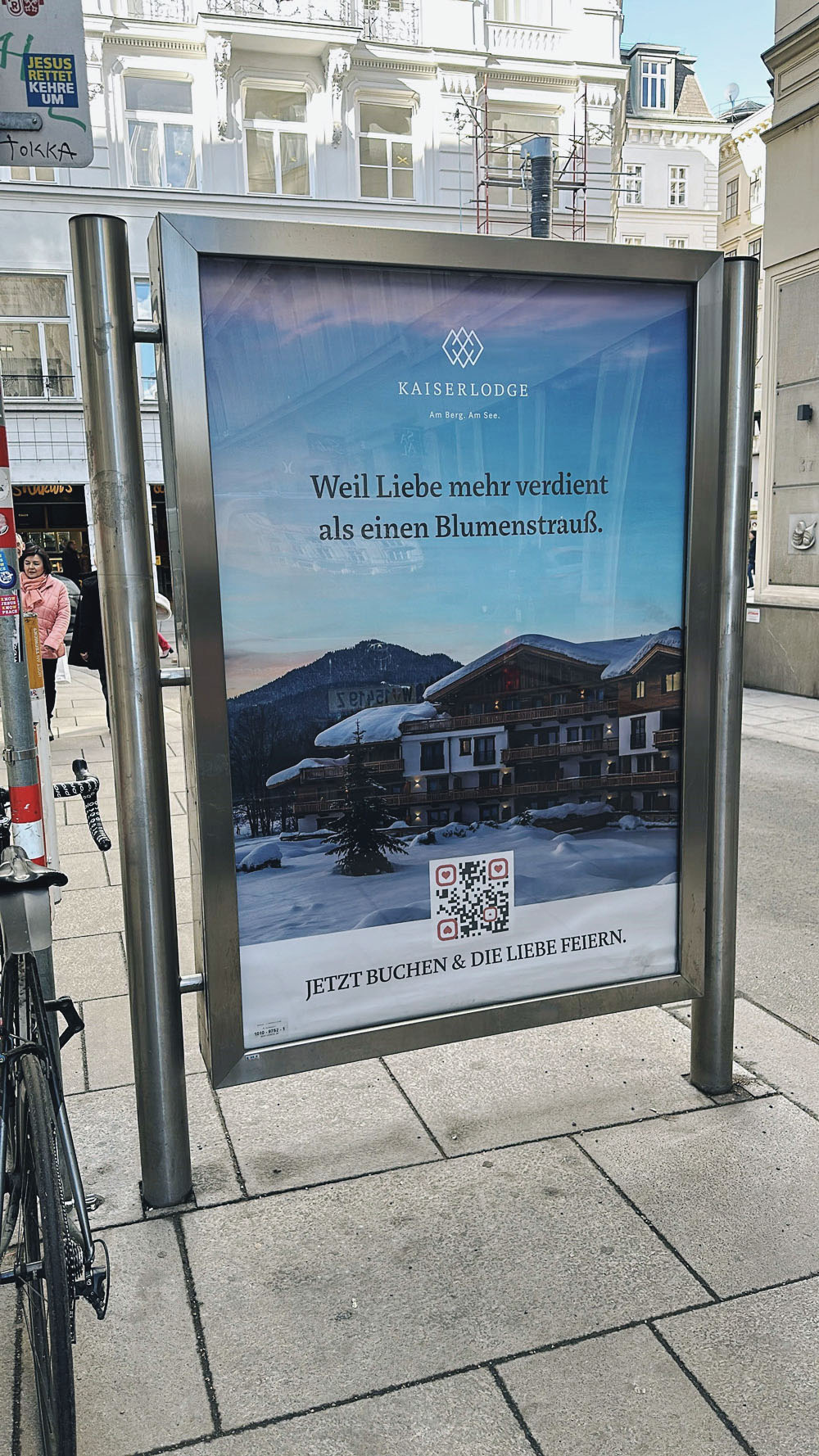 Kaiserlodge Werbeplakat Stadt Seitengasse