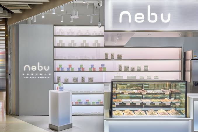 nebu雪花酥店舖展示櫃與發光招牌