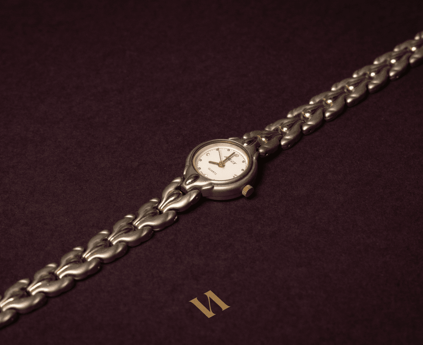vintage Albux silver braid watch displayed