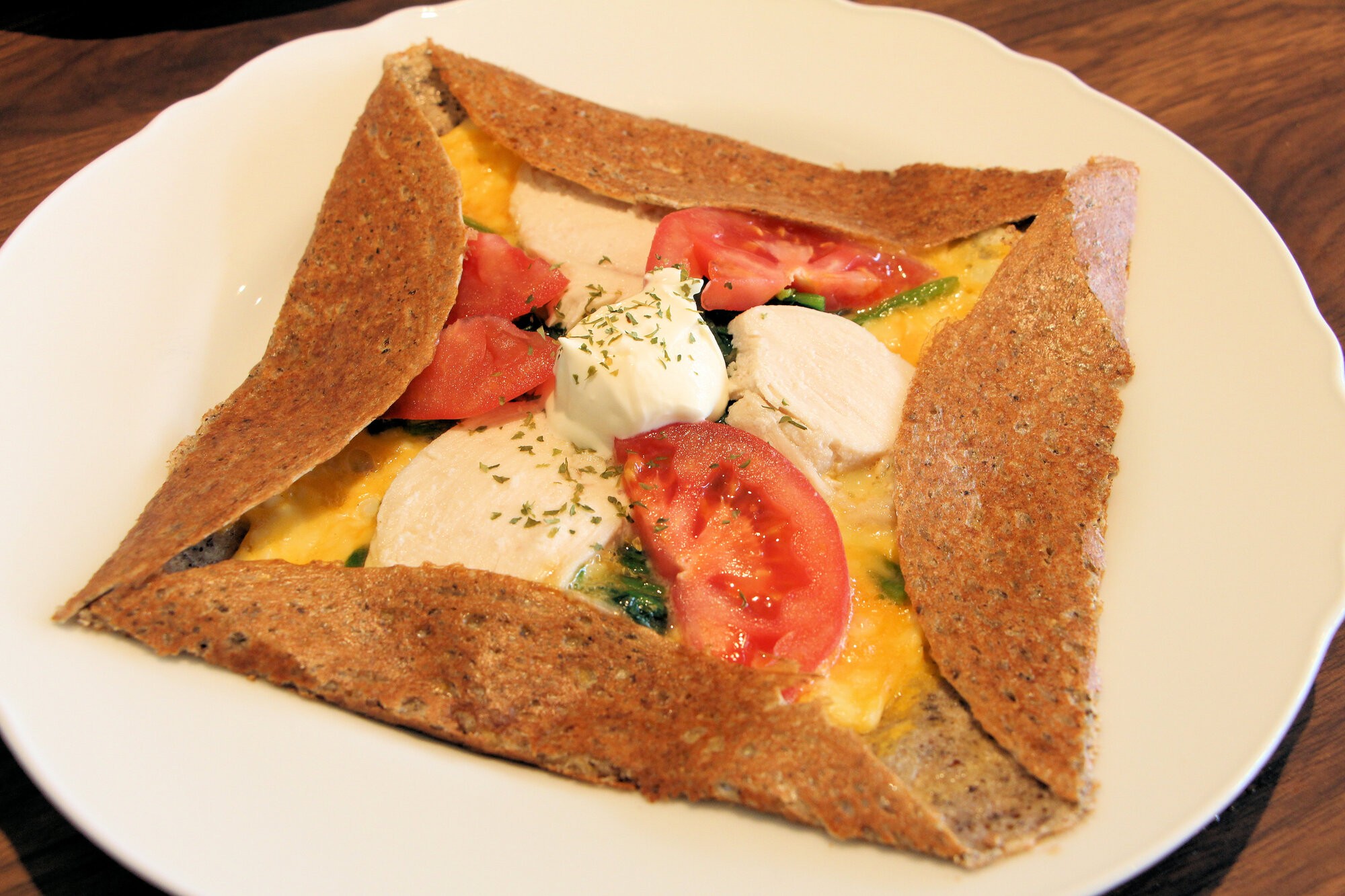 Shrimp ceviche with lime and toasted bread.