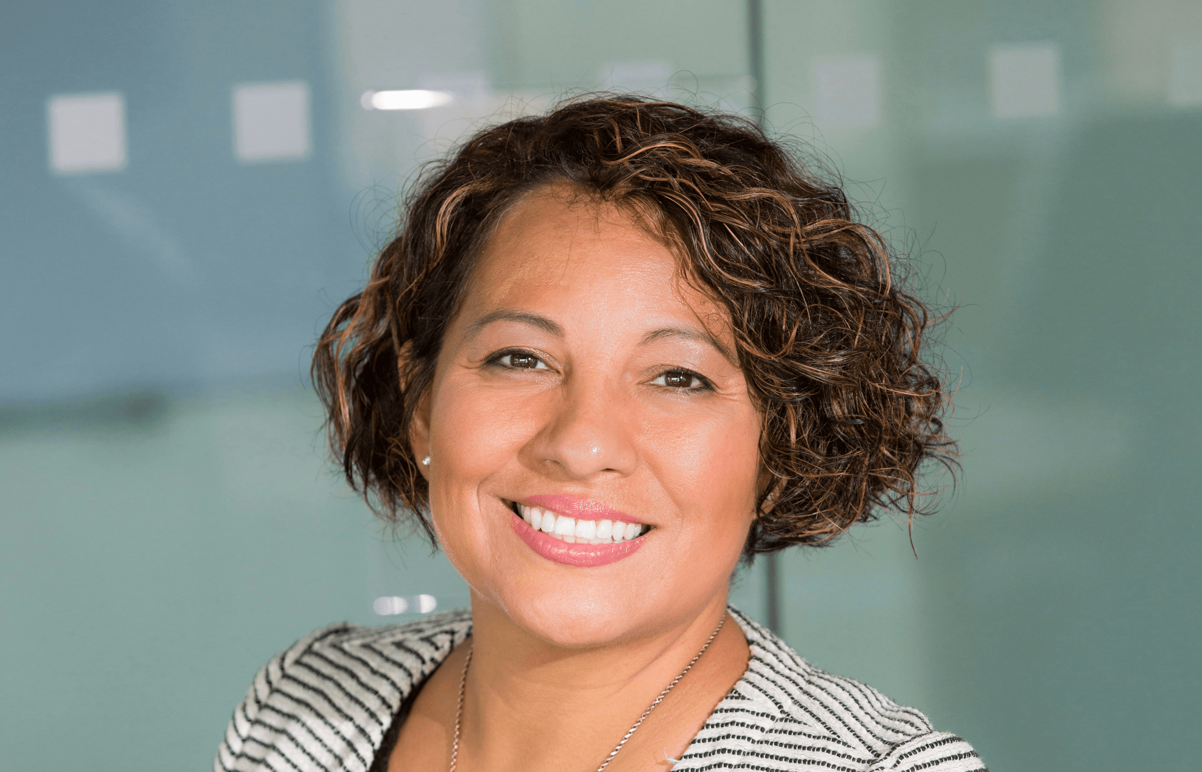 woman on focus photography