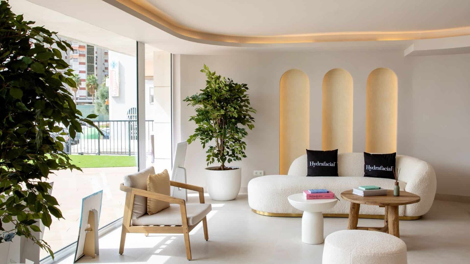Zenit Wellness, Alicante · iluminación interior, fachada y rótulos · Ledilux